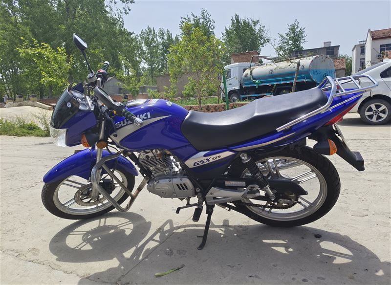 铃木骏威GSX125