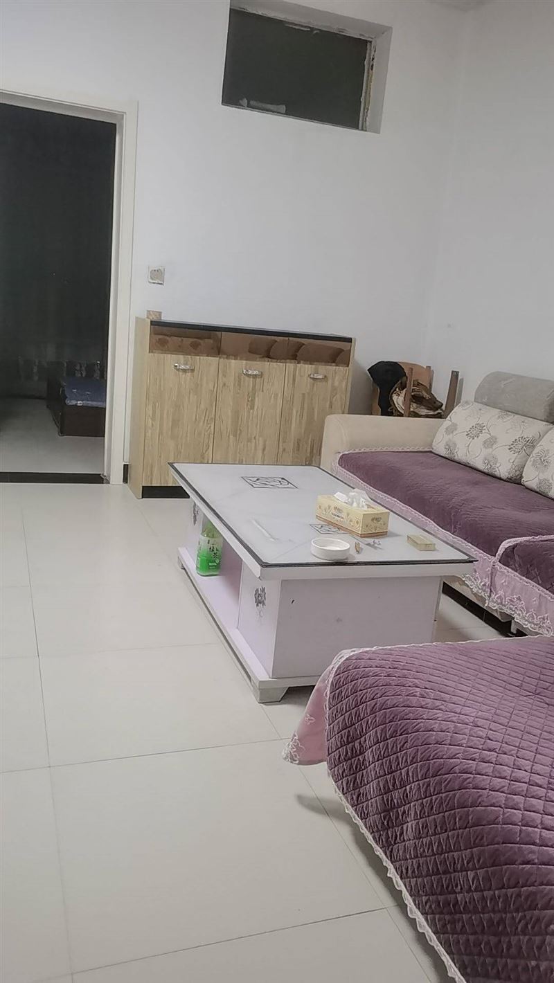 房屋出租，三室一厅，一厨一卫，